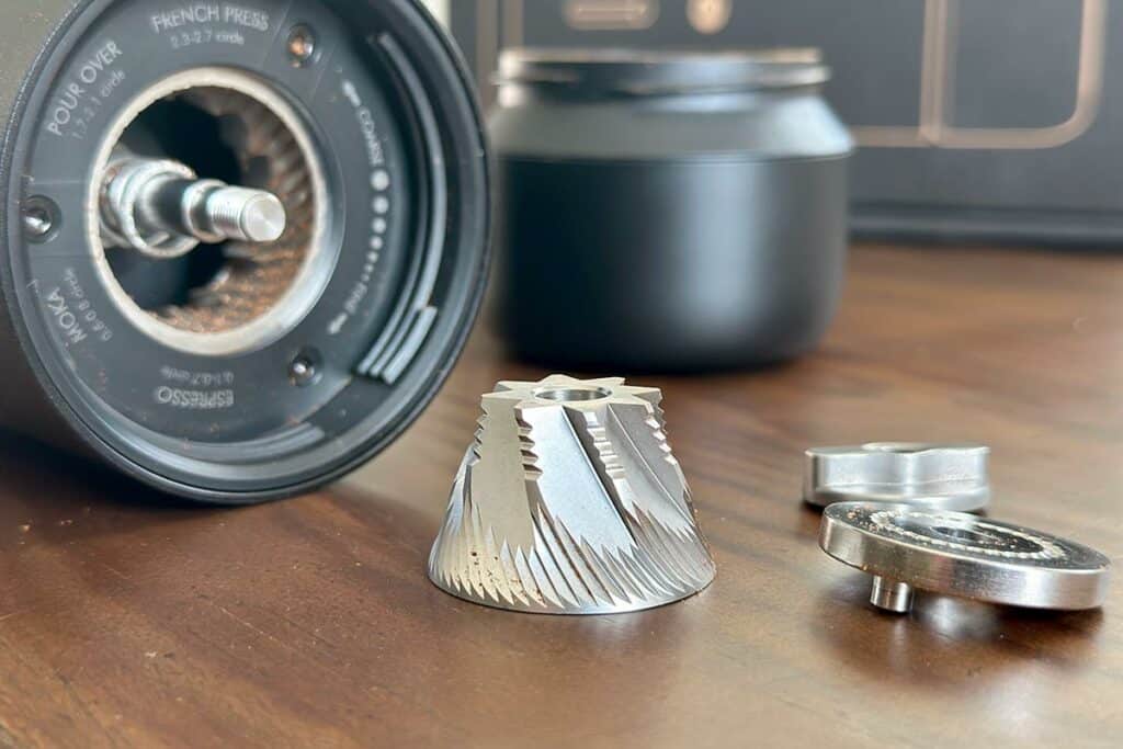 TIMEMORE Whirly Portable Electric Grinder - Burrs Highlight