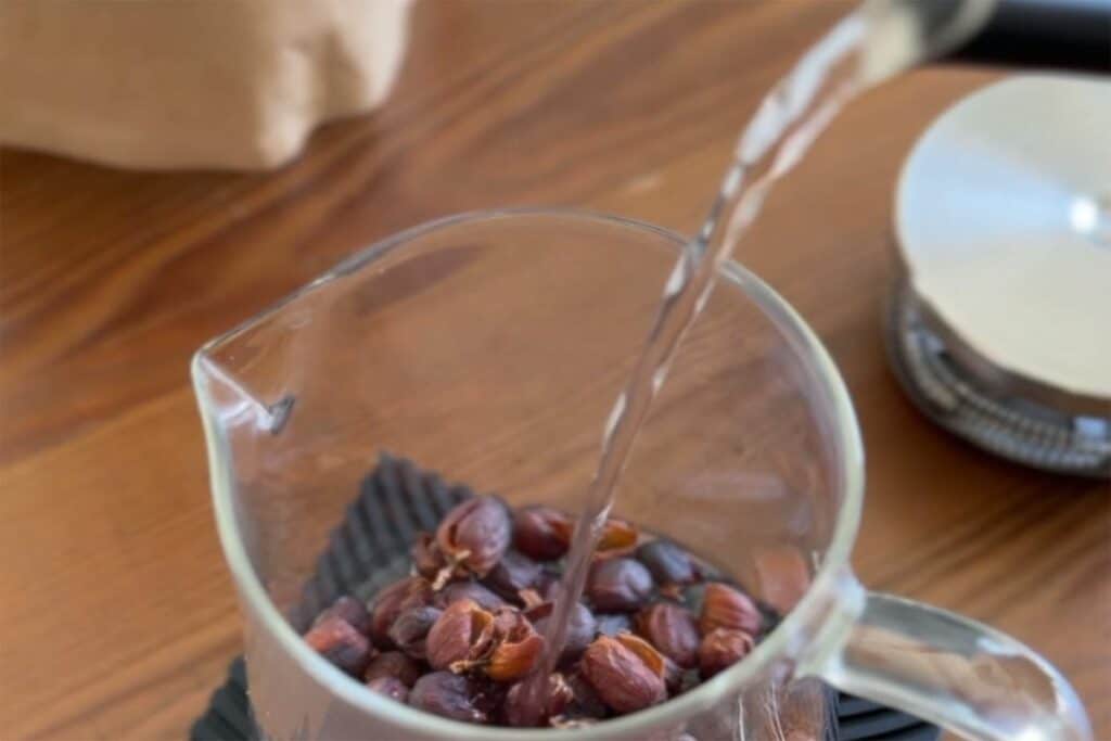 Brewing cascara hot