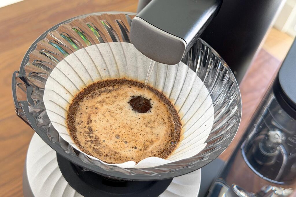 Cosori Juni brewing coffee
